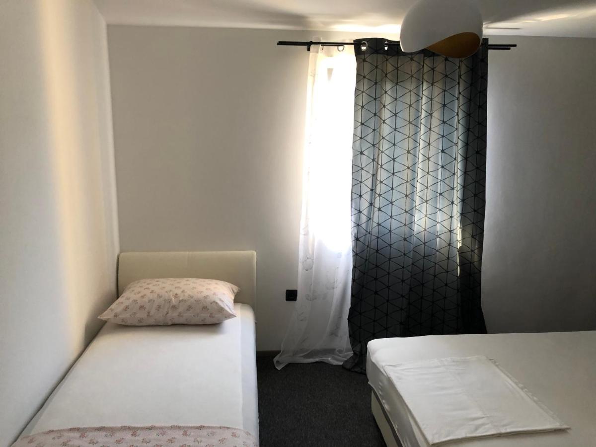 Apartmani Bm Биоград-на-Мору Экстерьер фото